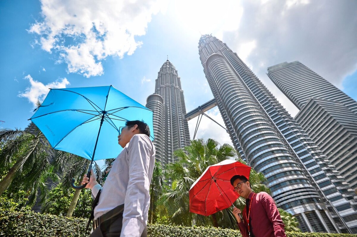 Panas terik tak bermaksud kita tak boleh bergaya 