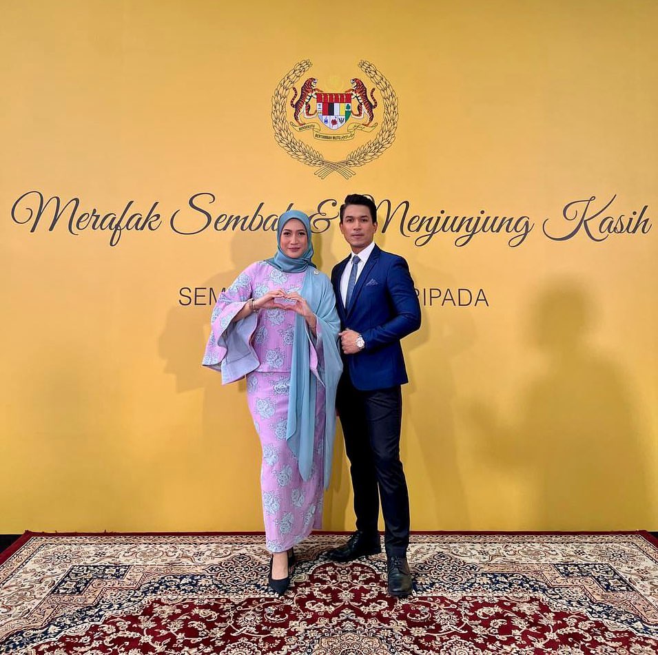 Ezreena bersama suami juga pembaca berita