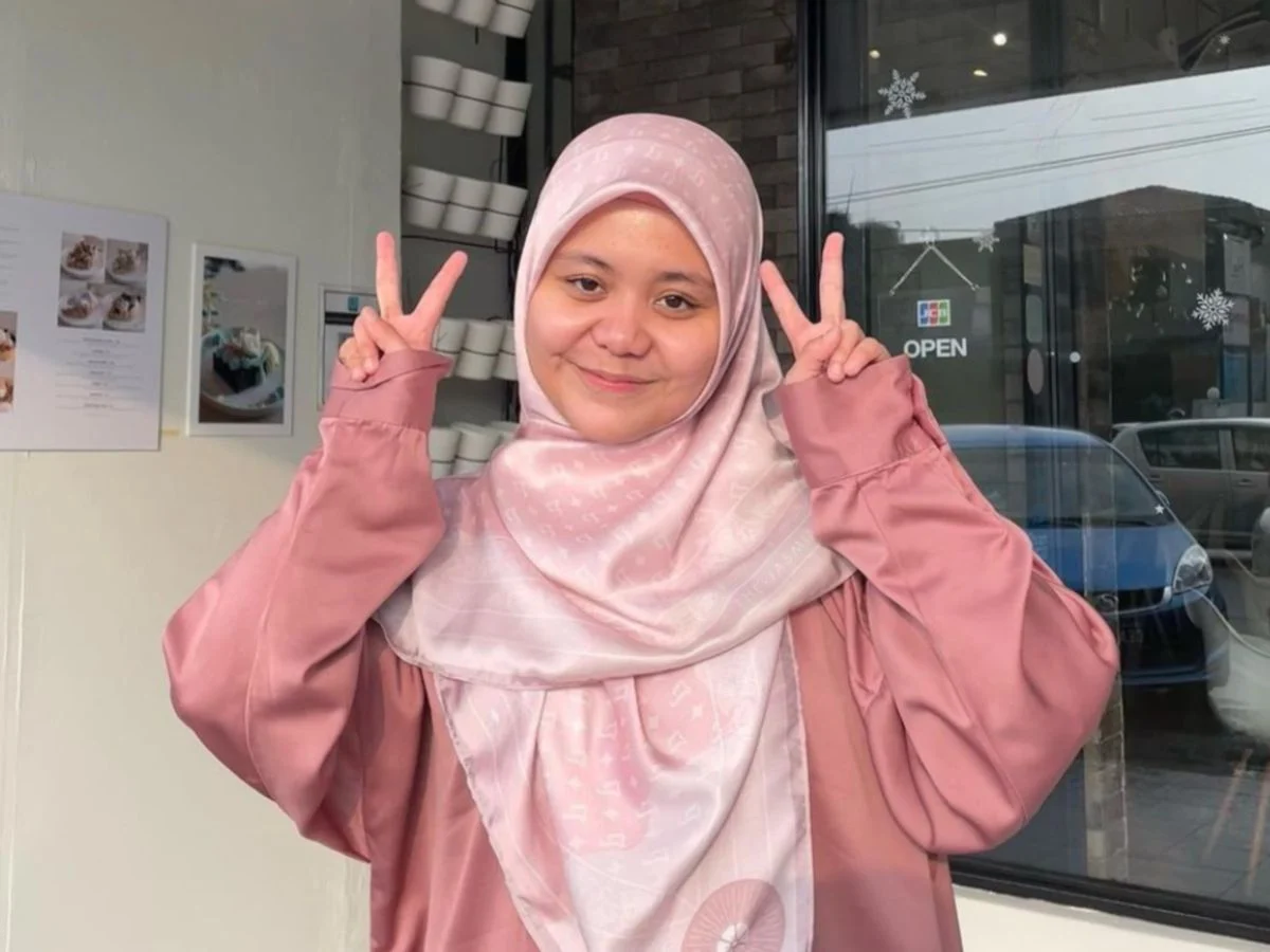 Siapa hafal lagu Cinta Muka Buku? Kita geng!