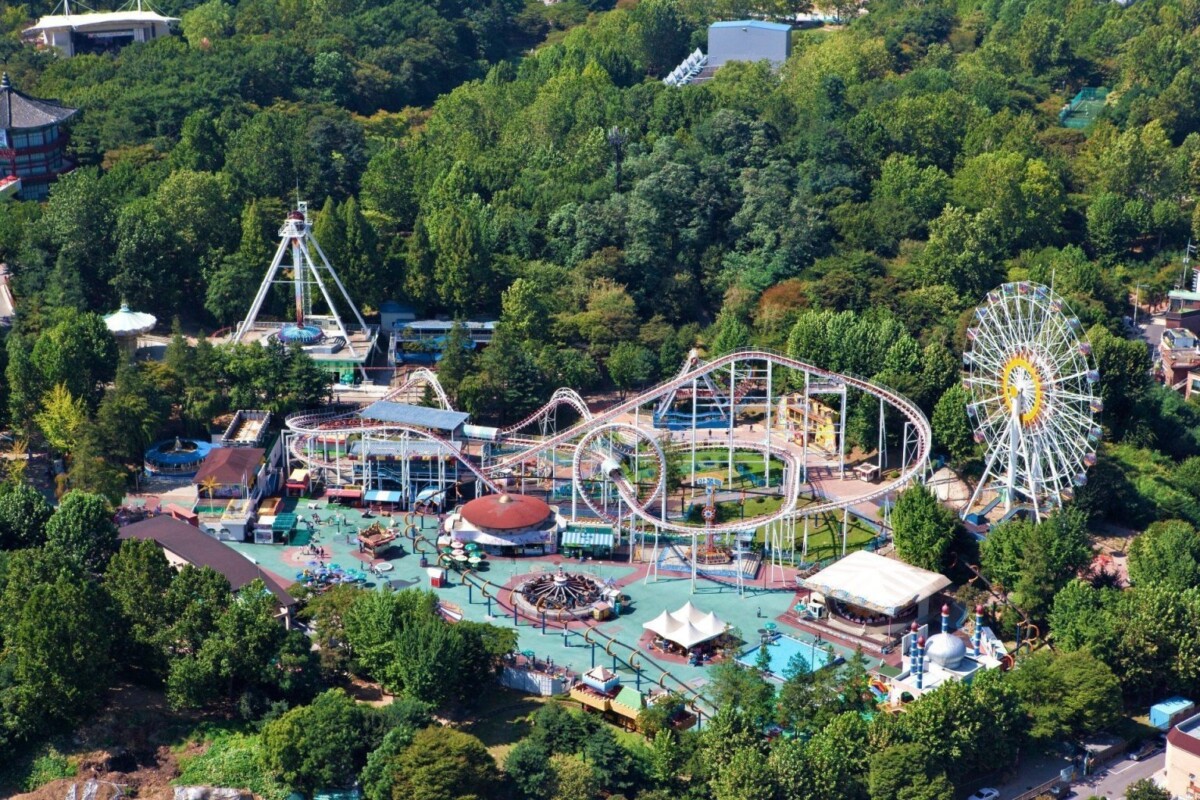 Taman tema ini menyediakan tarikan sesuai untuk anak kecil