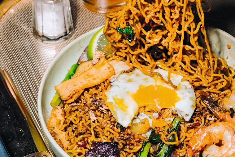 Sedap, senang dimasak dan murah menyebabkan indomie sangat popular dalam negara kita