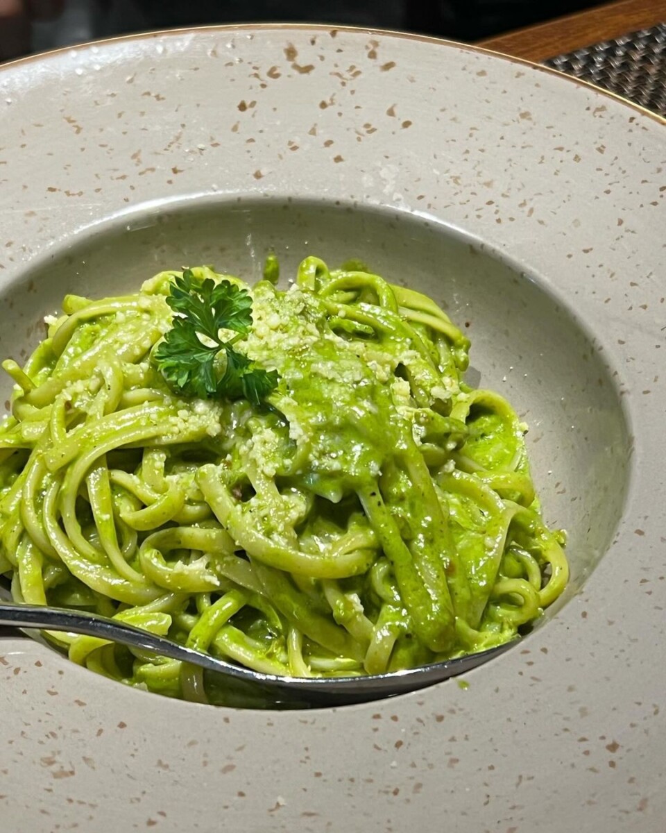 Sos pesto menyelerakan!