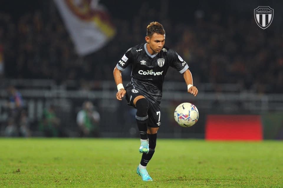 Kemudian bermain untuk Terengganu FC menempa nama dalam liga bola sepak tempatan