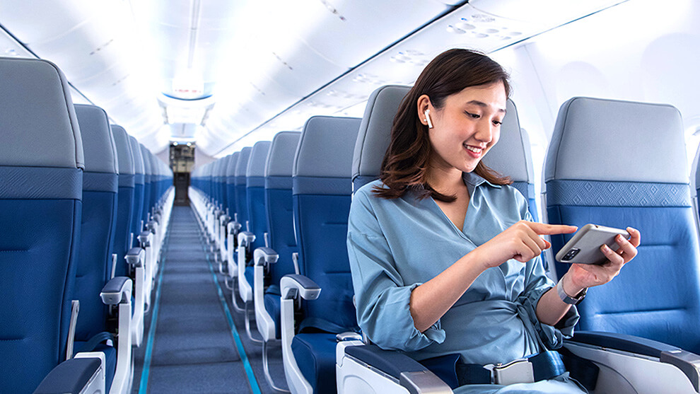 Ruang kabin dalam kapal terbang bukan senyap, bising!