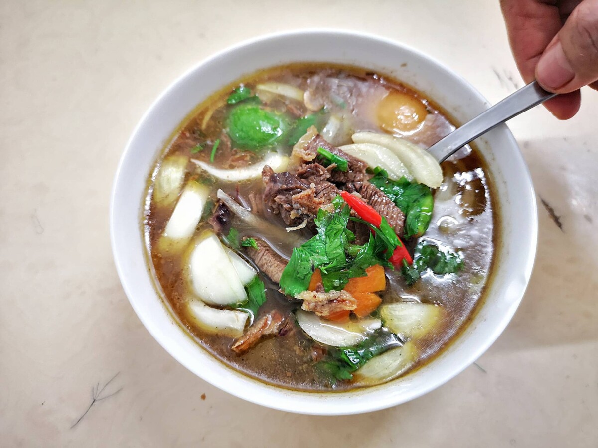 Hidang bersama daun sup untuk lengkapkan rasa masakan korang