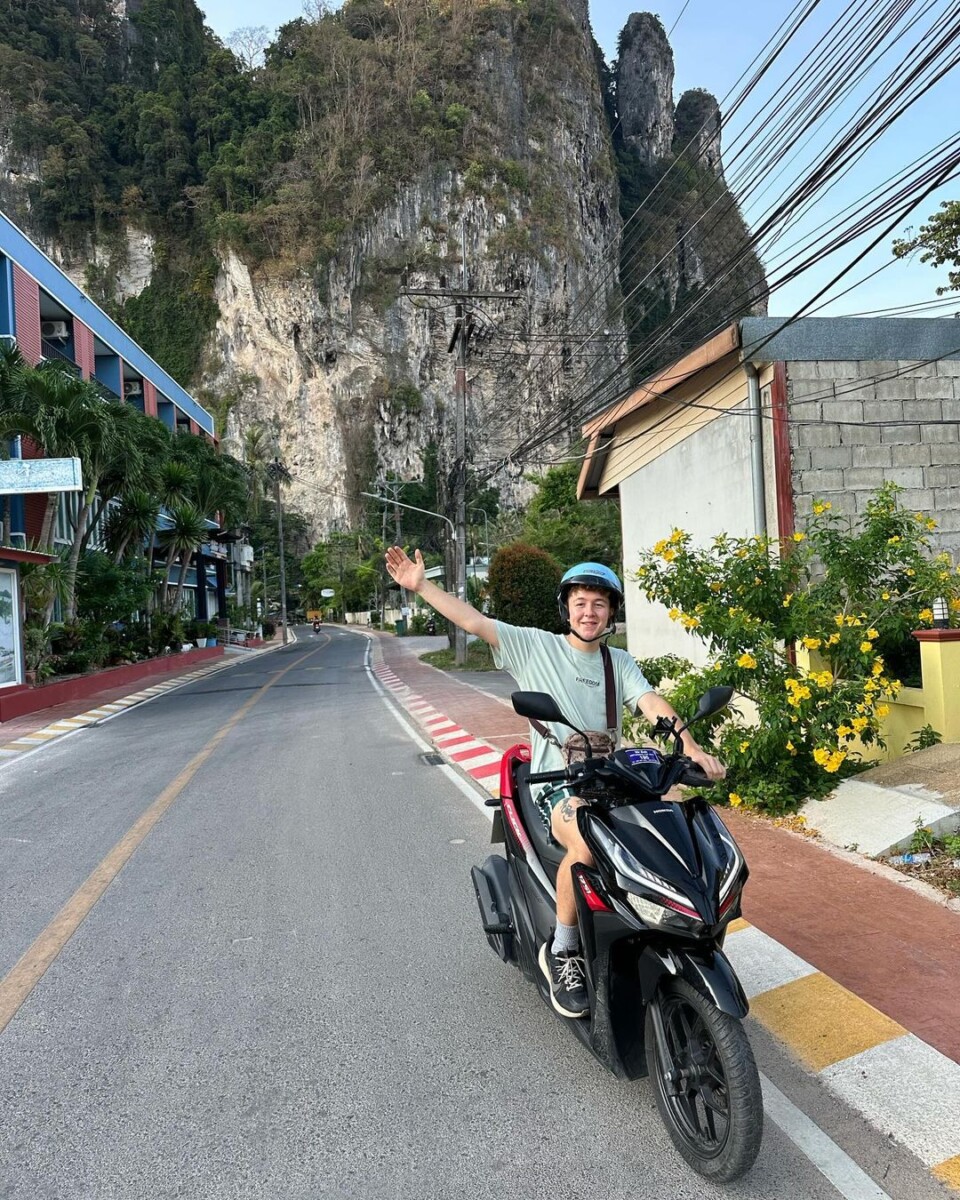 Mat Salleh bernama Zak giat berkongsi pengalaman bercuti di media sosial