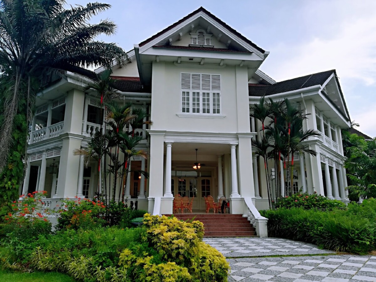 Contoh rumah agam ada dalam negara kita