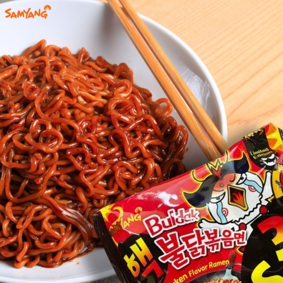 Mi segera Samyang sangat terkenal dengan rasa pedas