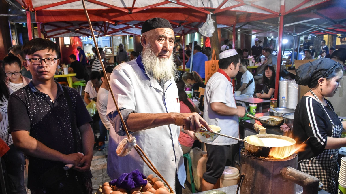 Orang Hui Muslim terkenal dengan makanan cina asli halal