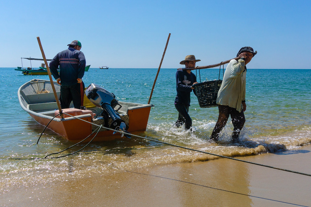 Nelayan dikatakan menghasilkan hidangan ini kerana sering membawa untuk makan ketika berkerja