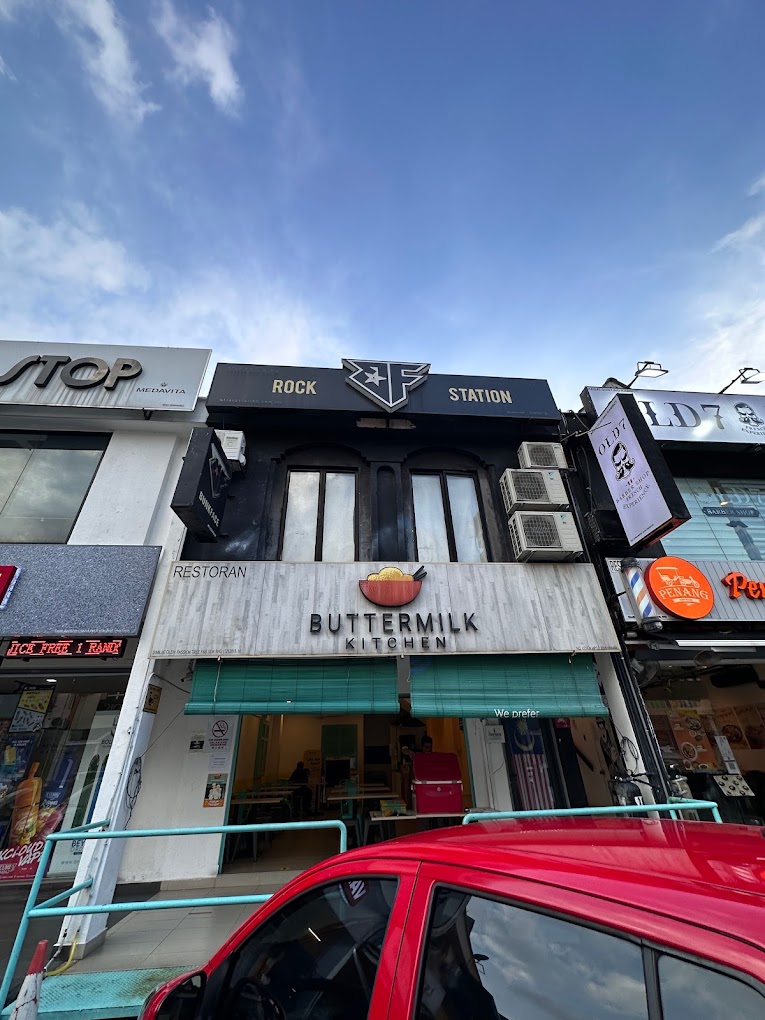 Makan di sini terasa seperti air tangan ibu kita sendiri