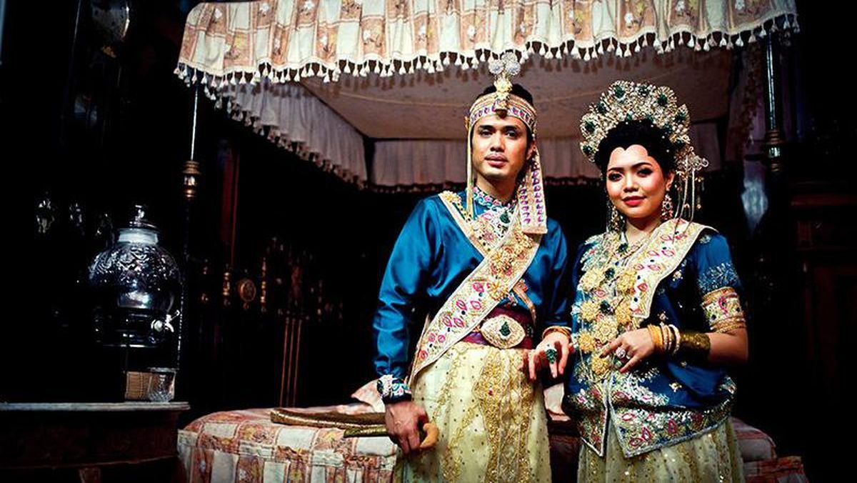 Bermula dengan orang Bugis yang datang berdagang di pantai timur