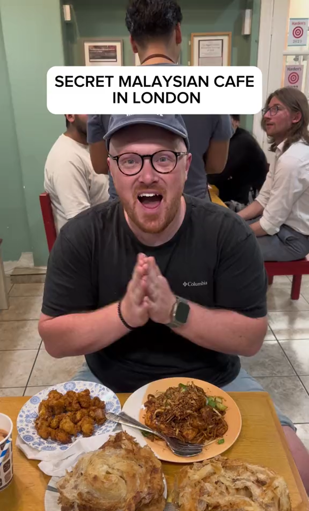 Pempengaruh, eatingwithtod seronok menikmati makanan Malaysia di Normah's Place