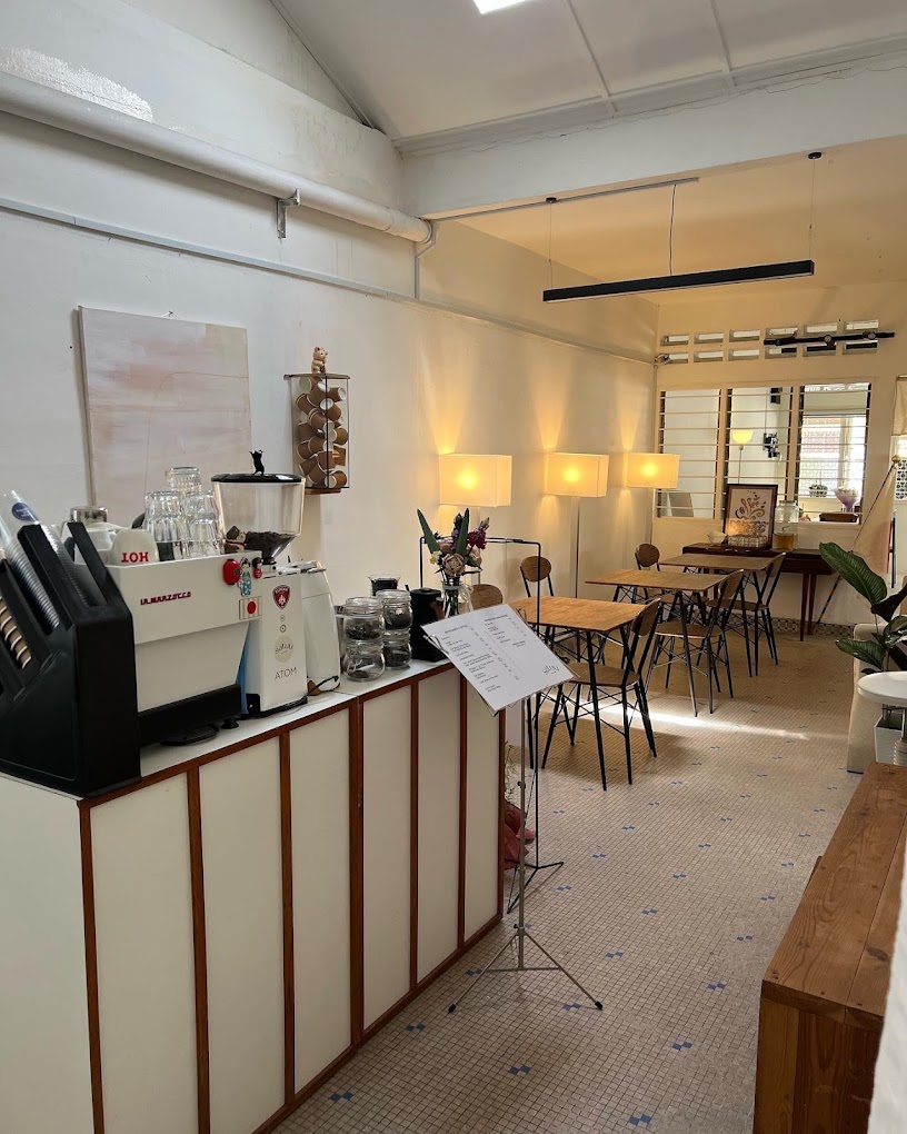 Satuu Cafe menyediakan ruang santai, aman dan selesa!