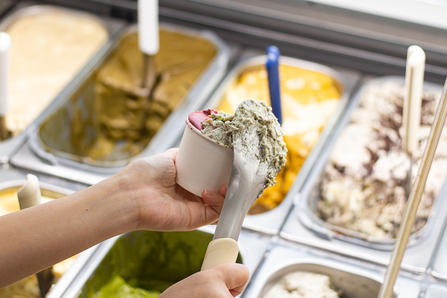 Kedai ini cukup terkenal dengan menghasilkan beberapa perisa kreatif