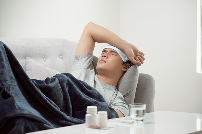 Beliau juga menghadapi simpton seperti demam panas dan jari mula bengkak