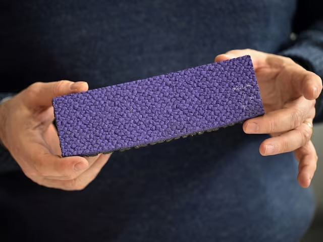 Menurut Mondo, trek ini lebih mesra alam dan membantu prestasi atlet