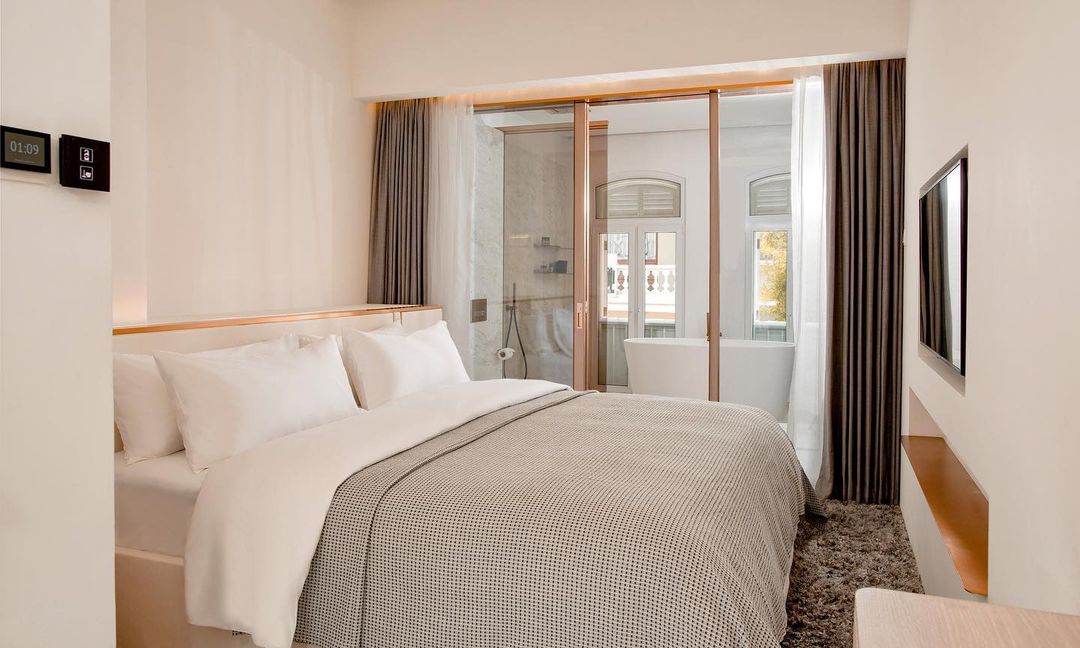 Bilik pula cukup mewah memberikan pemandagan menakjubkan di Pulau Pinang