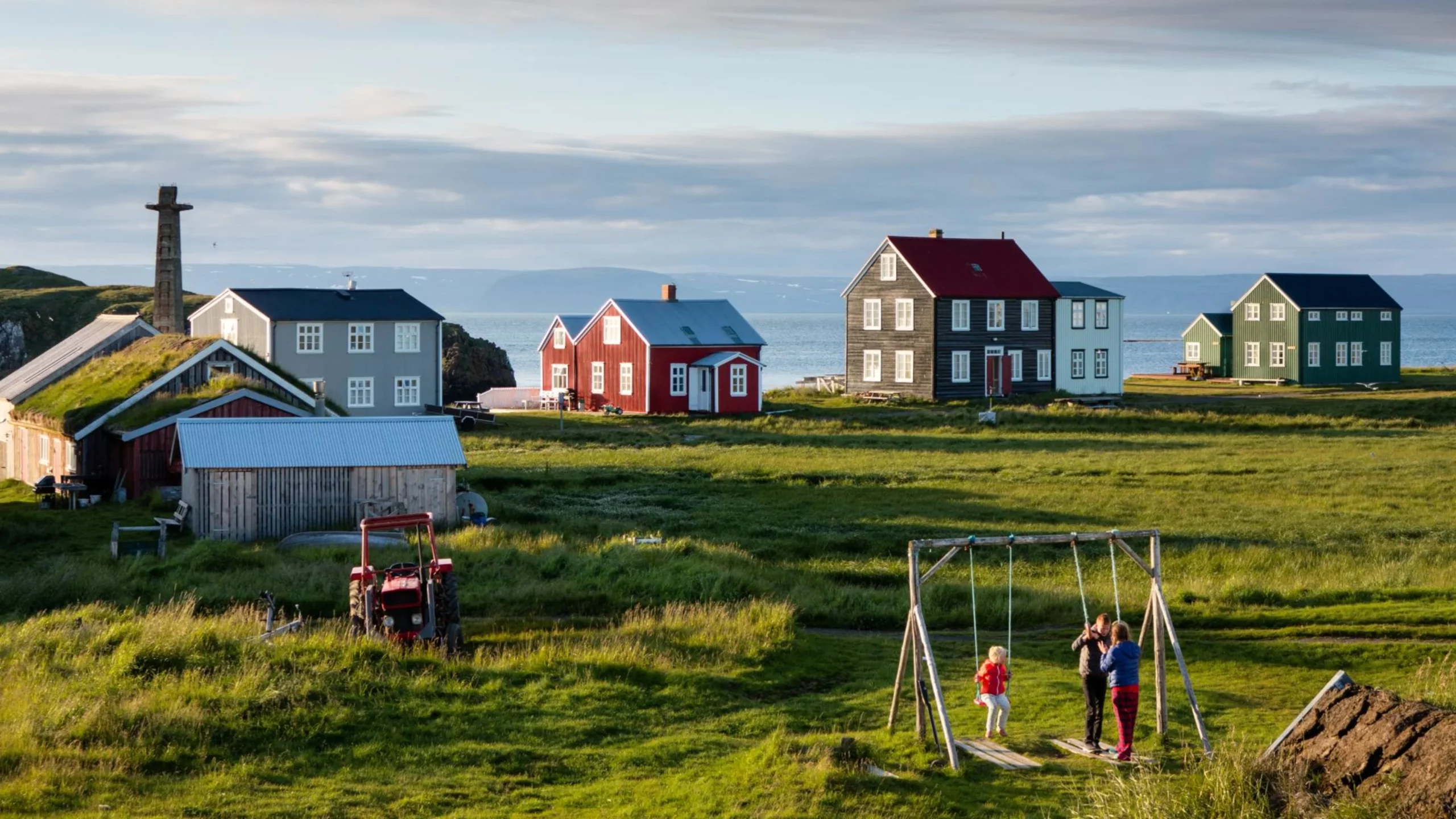 Iceland juga mempunyai beberapa tempat menarik untuk anda explore