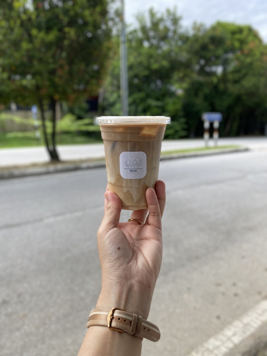 Apa yang menarik tentang kafe ini?