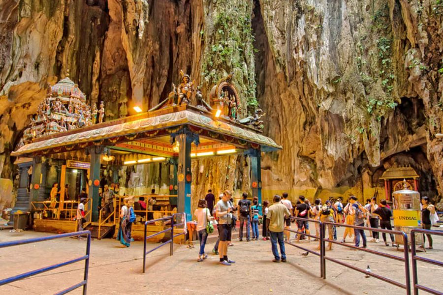Pemandangan di puncak sangat memuaskan setelah mendaki Batu Caves