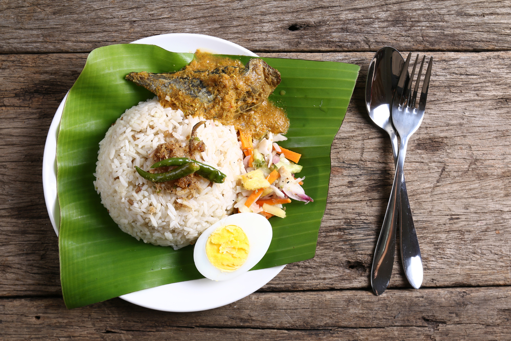 Disebabkan tinggal beberapa bahan sahaja, ia memaksa Puteri Saadong menghasilkan nasi dagang