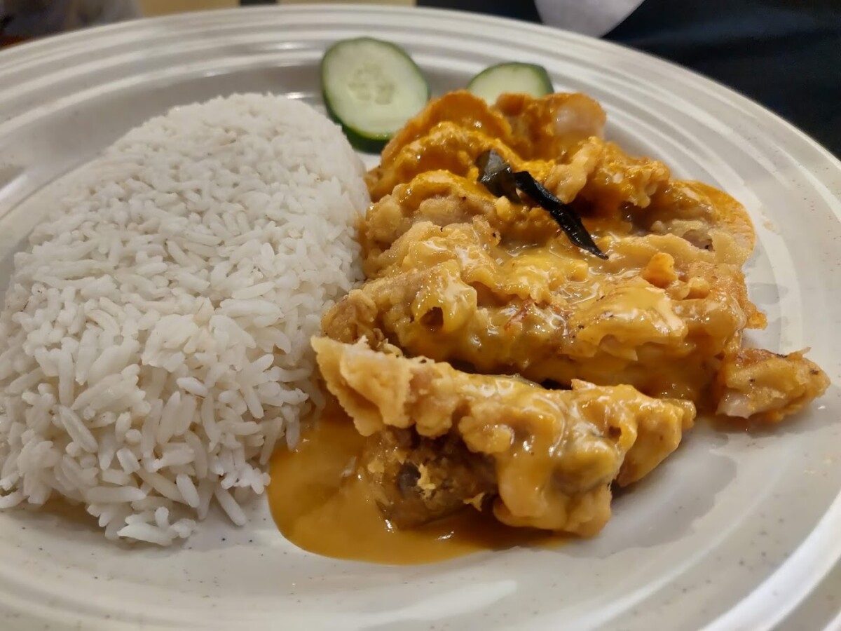 Nama kedai sahaja cincai, makanan mereka tetap berkualiti