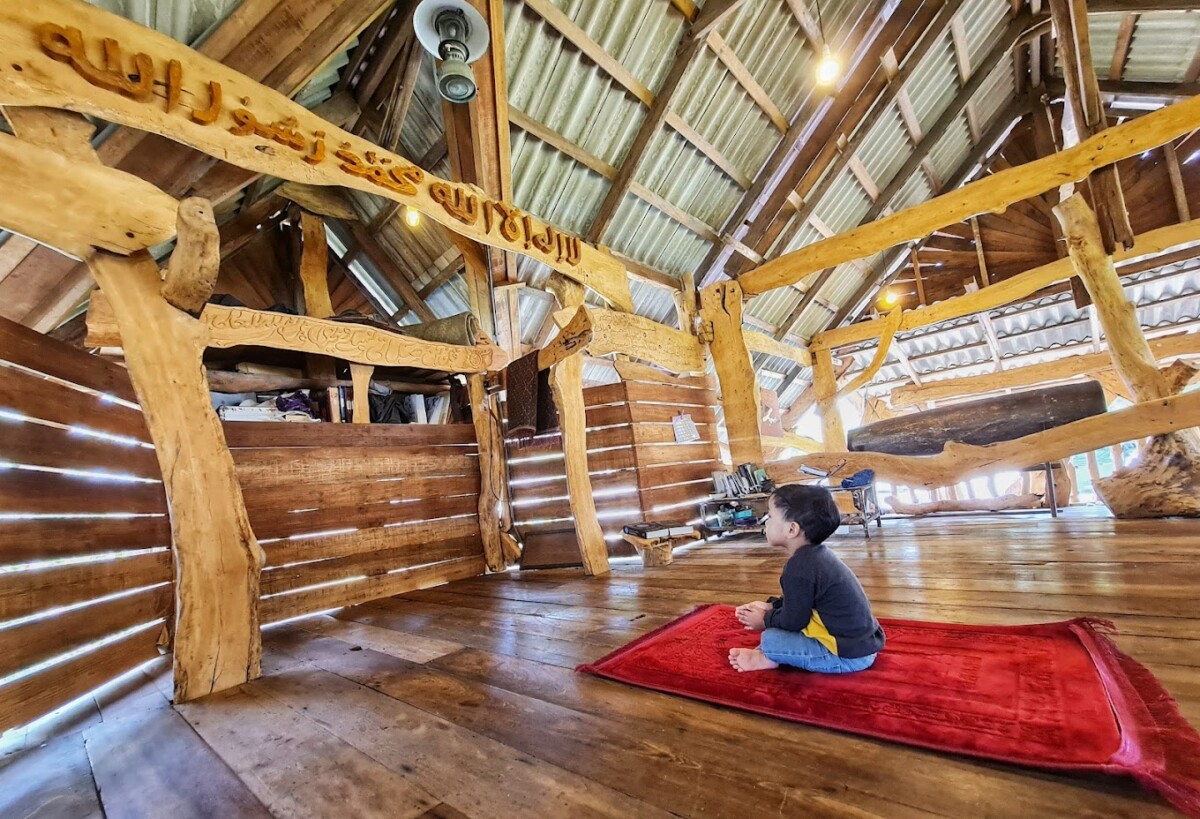 Surau ini menjadi sebuah warisan budaya seni Terengganu