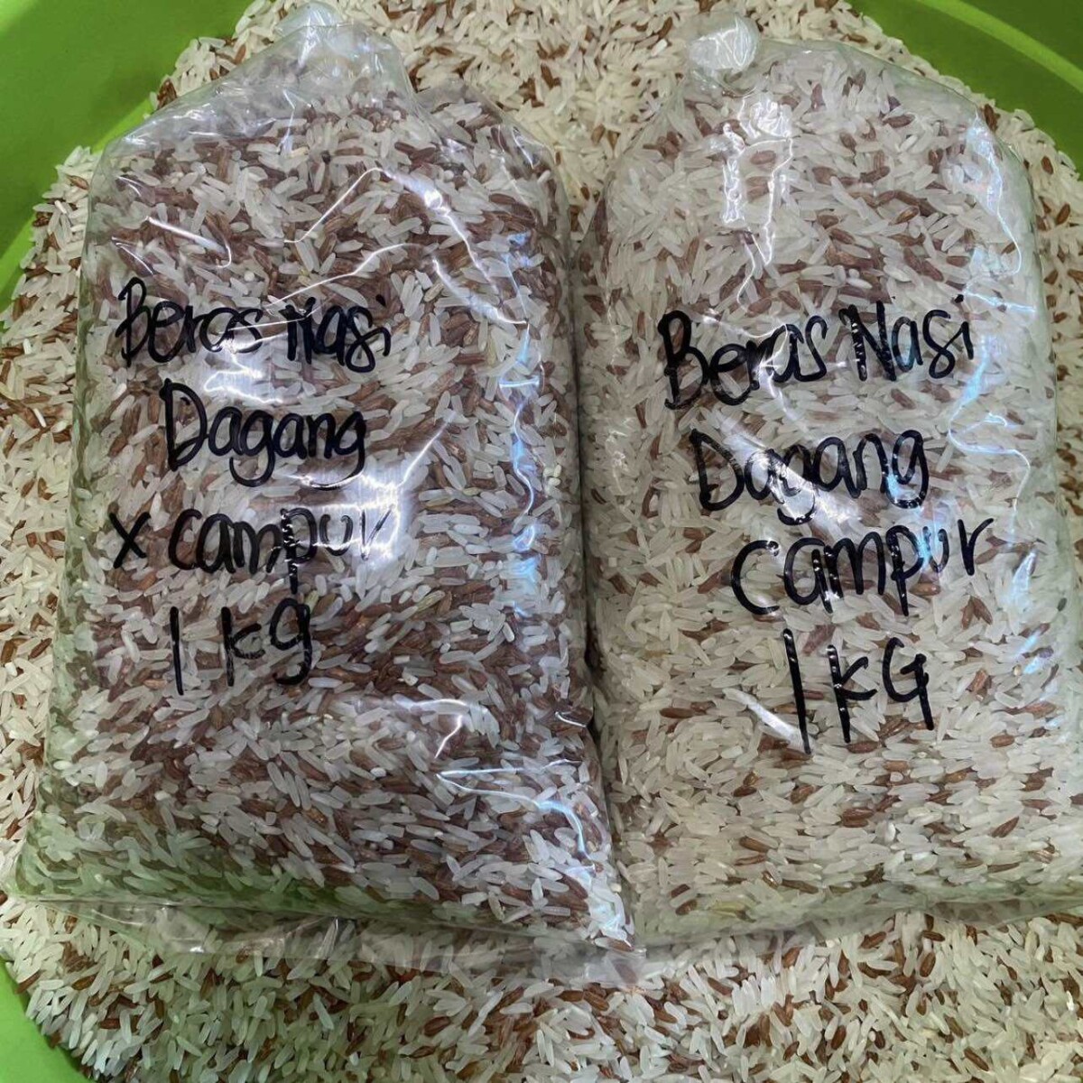 Beras khas yang digunakan untuk versi Kelantan