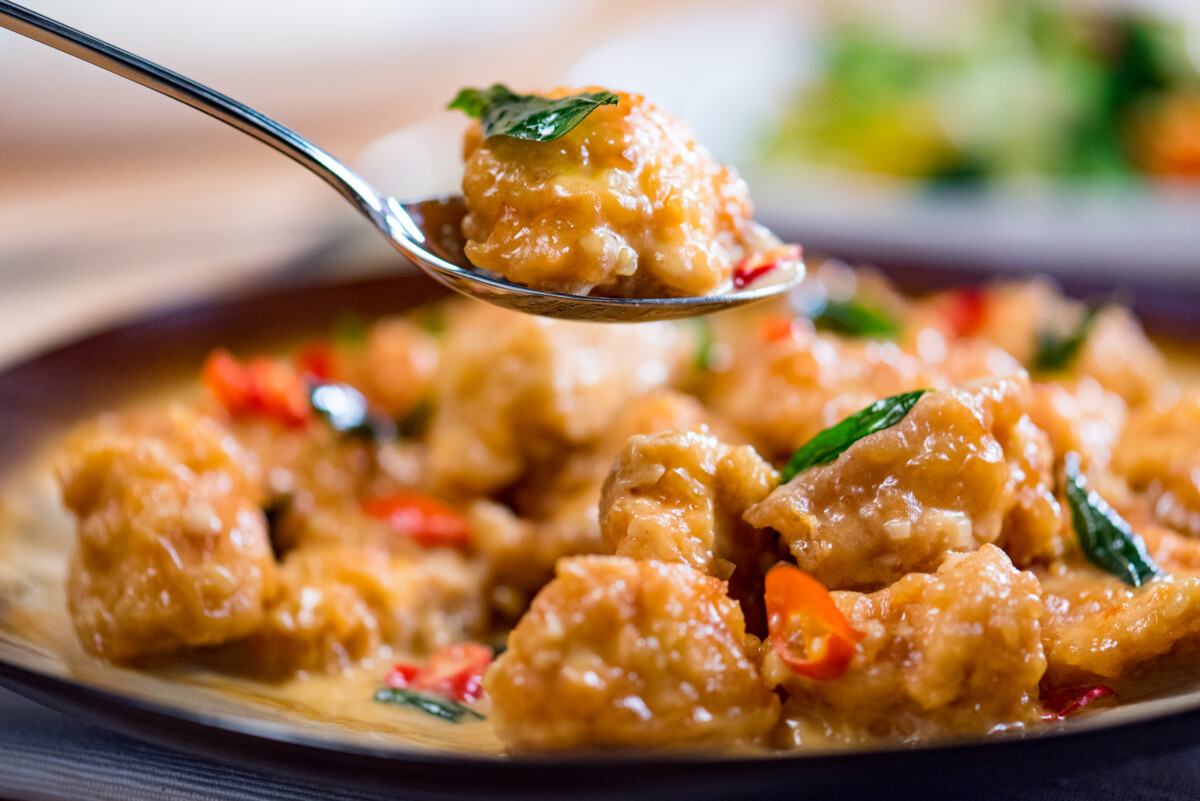 Rasa berkrim dan berlemak membuatkan hidangan ini sangat popular