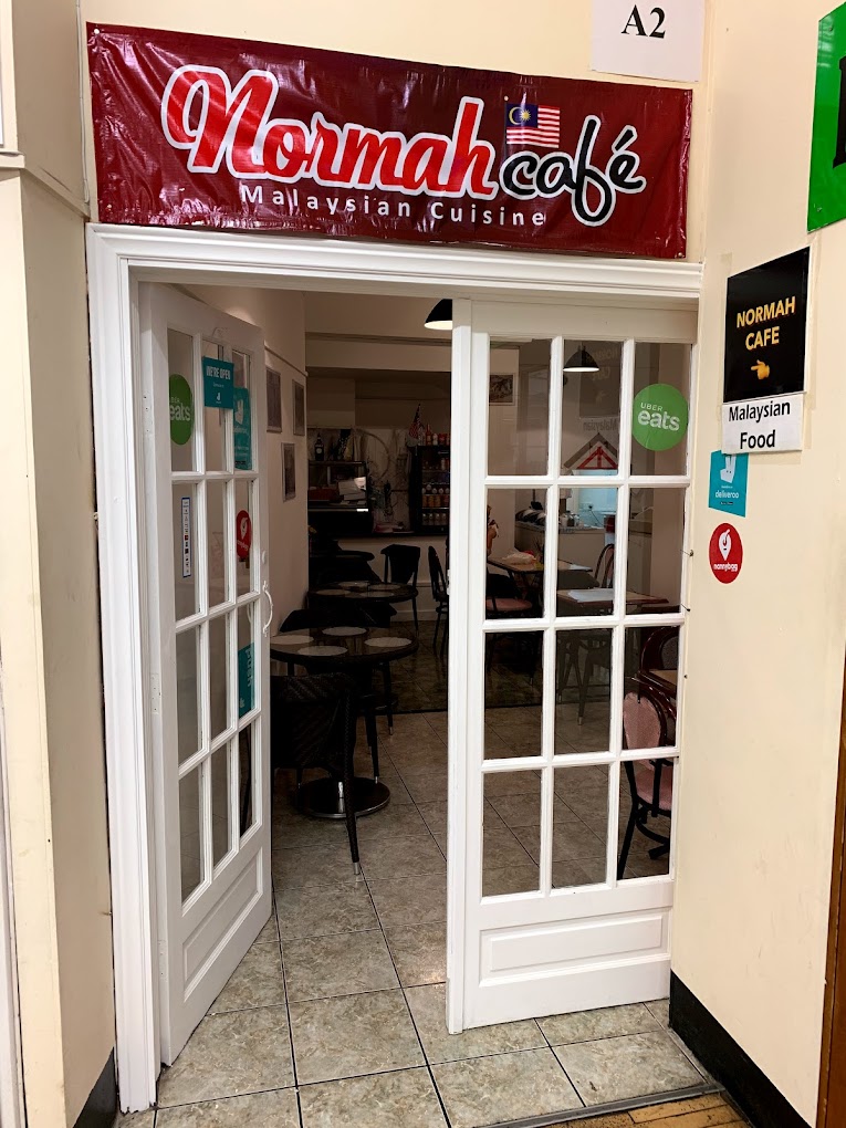 Apa yang menarik sebalik pintu restoran ini?