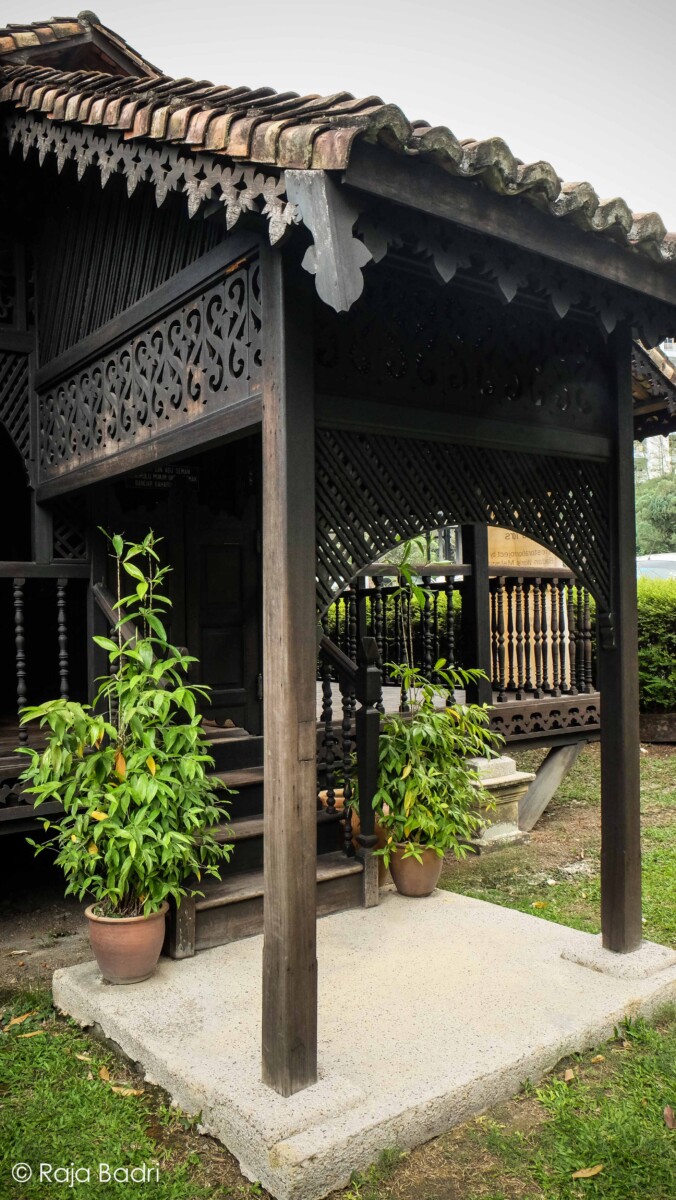 Setiap ciri bukan hiasan, ia membantu untuk menyejukkan rumah secara semulajadi