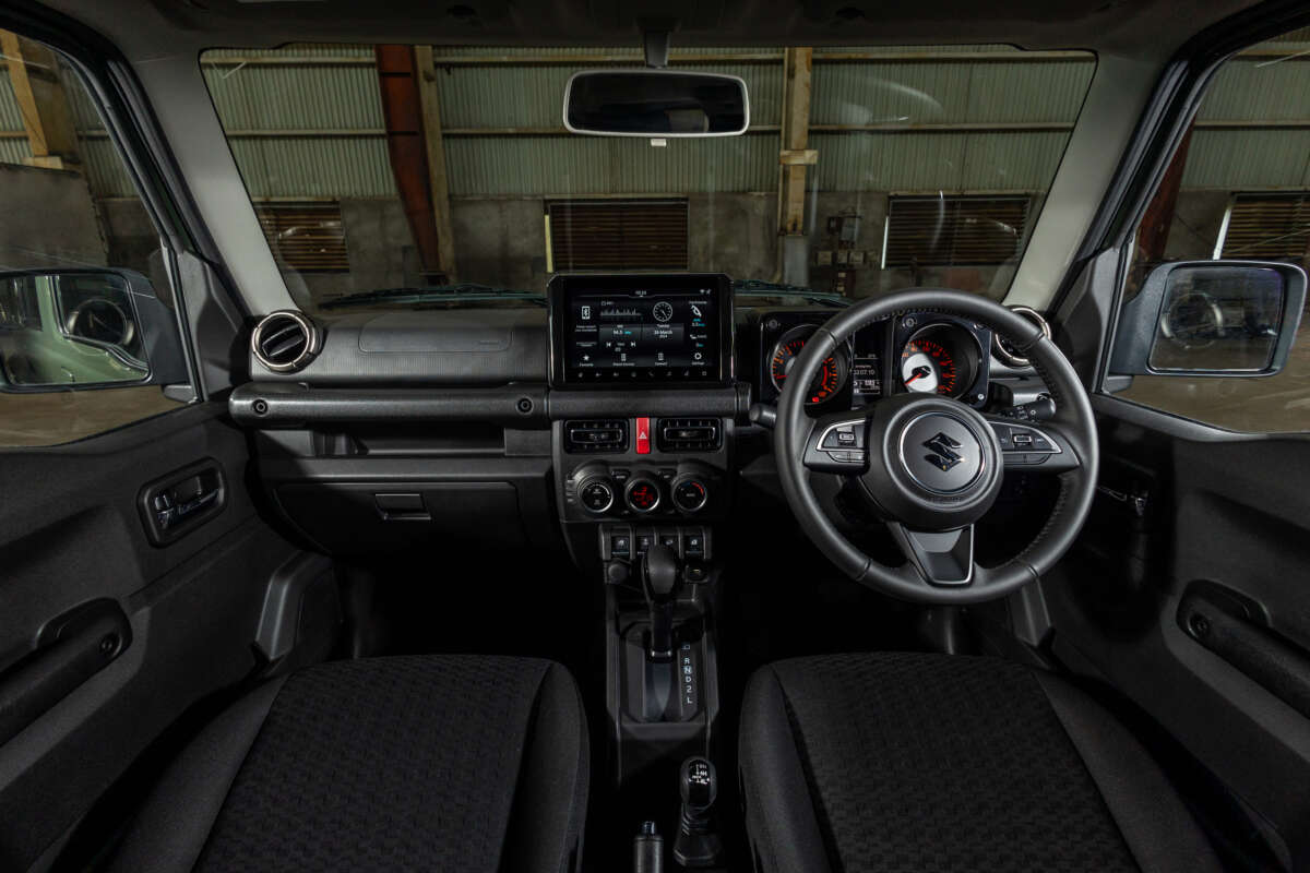 Ruang kabin lebih panjang dan luas lengkap dengan segala ciri moden anda perlukan