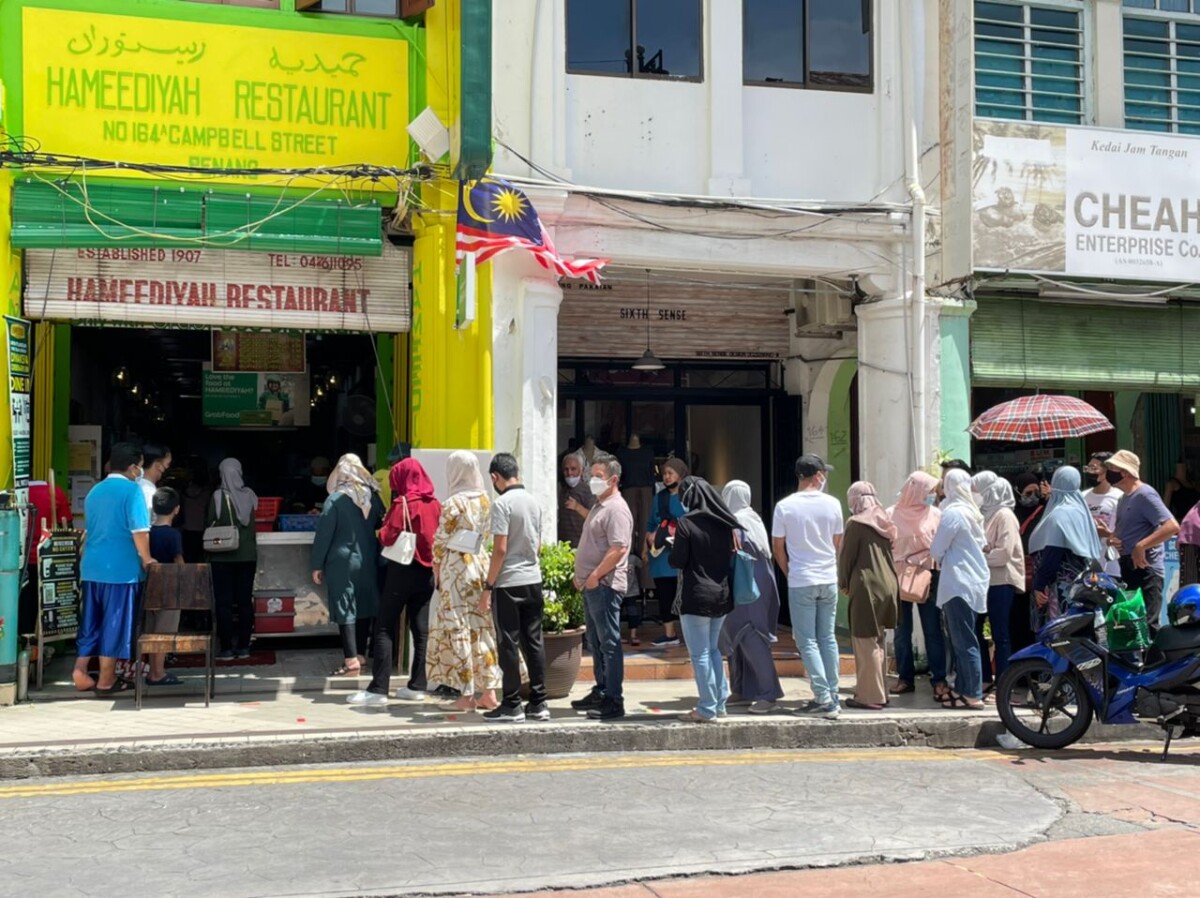 Lepas ni tak perlulah anda beratur panjang macamni, boleh makan sahaja di rumah