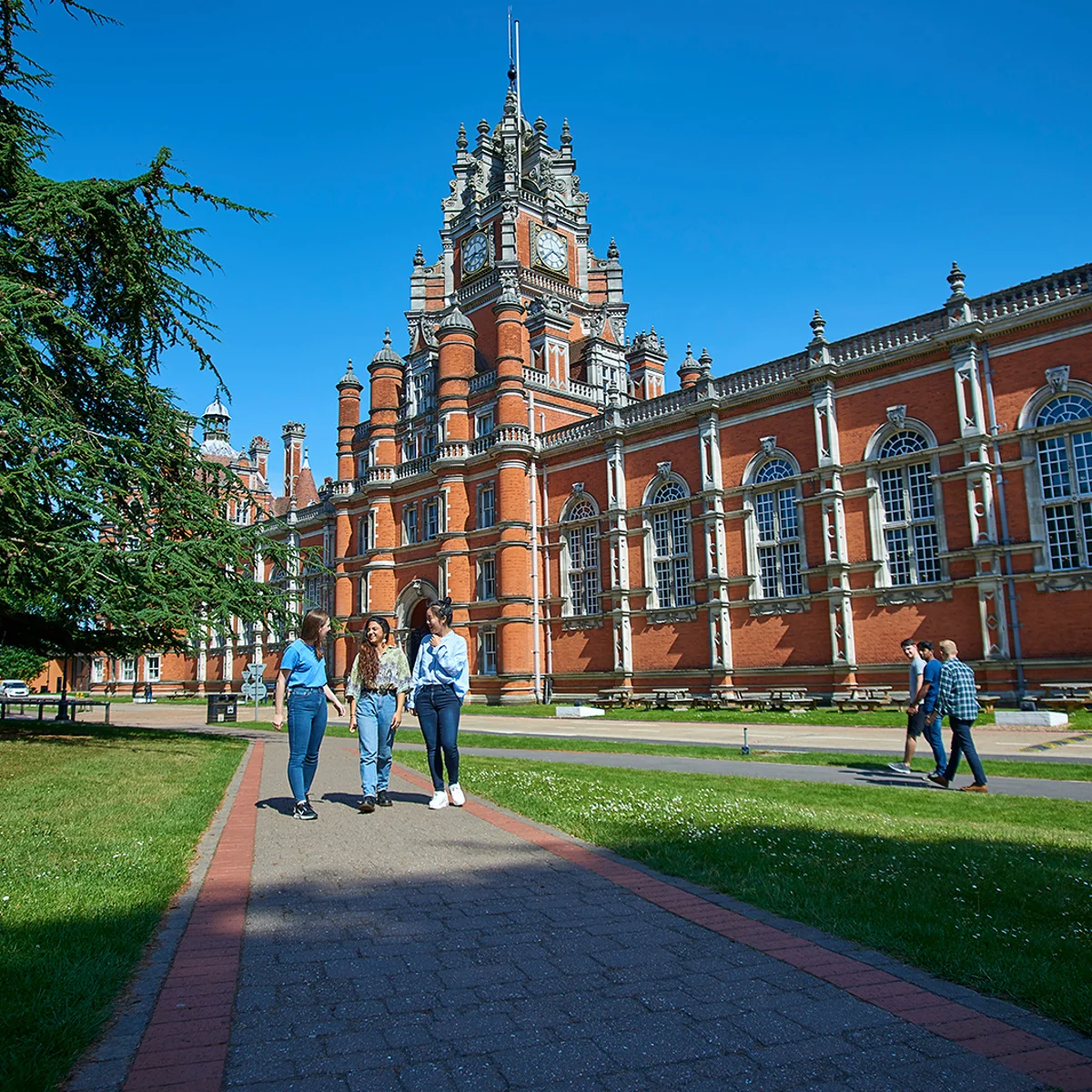 Royal Holloway University merupakan antara Universiti terbaik di kota London