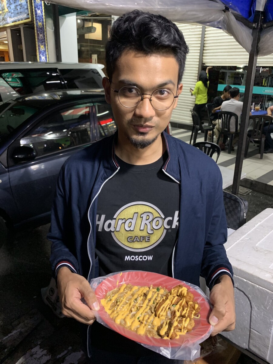 Pada tahun 2019, pernah viral sebuah gerai makan melakukan perkara sama mendapat cemuhan daripada netizen