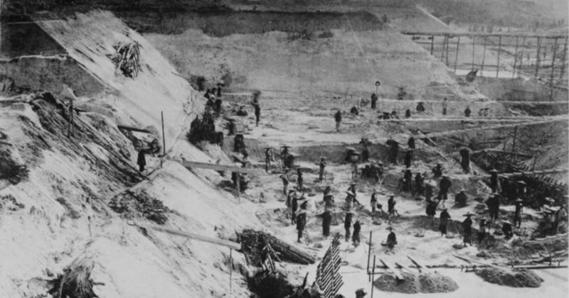 Pihak British pula mengaut hasil bijih timah melalui tapak lombong di negara kita