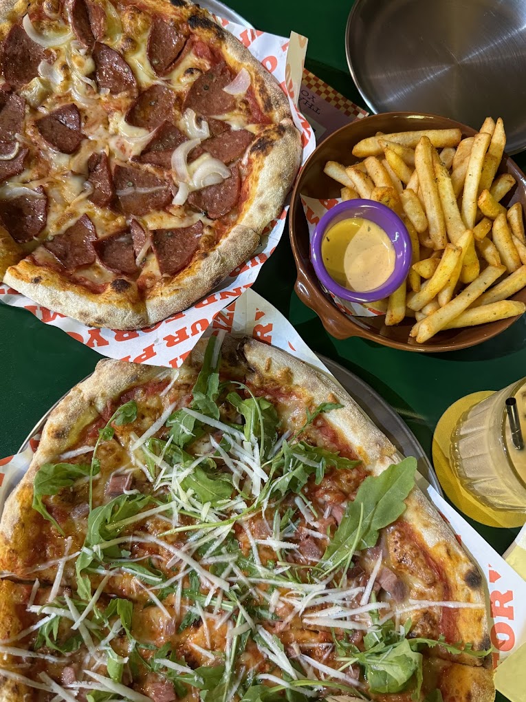 Ambil inspirasi dari nasi kerabu sampai doh piza pun berwarna biru!