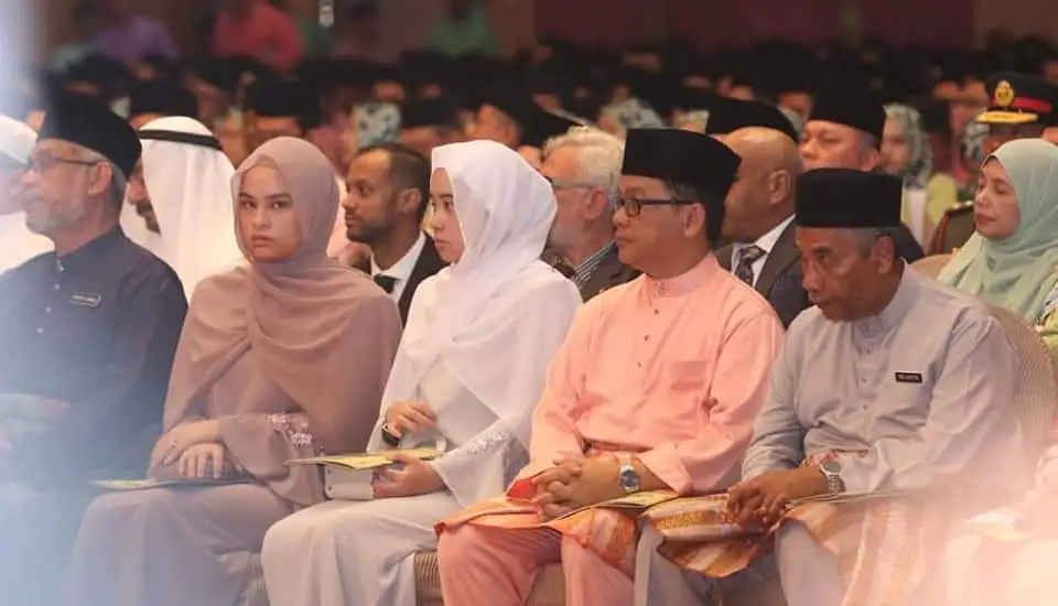 Jelingan yang menjadi viral di kalangan netizen