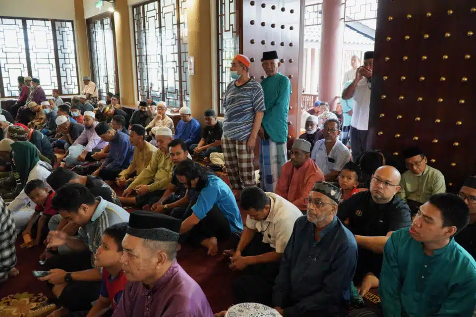 Jom kita rajinkan solat di masjid baru!