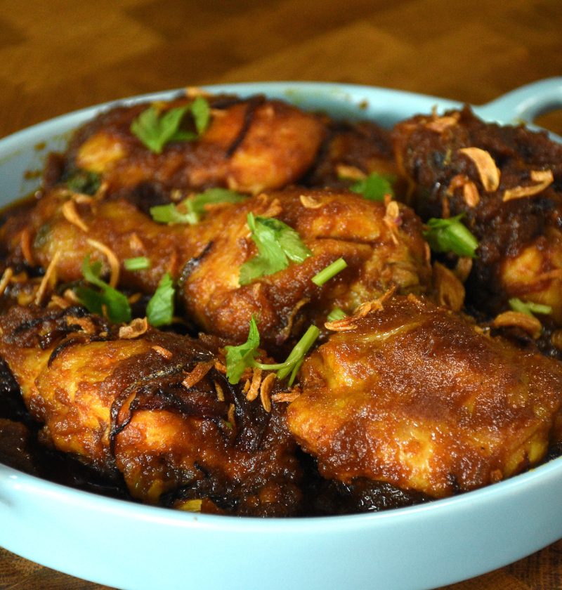 Pedas, manis dan secukup rasa! Memang sedap makan bersama nasi putih