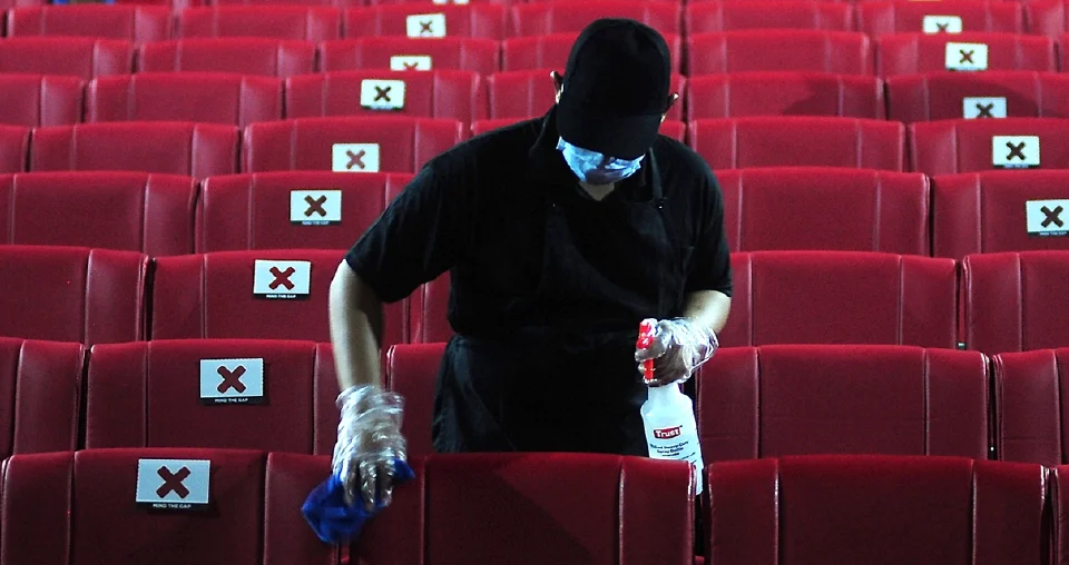 Makan hotpot akan undang banyak masalah dan menyusahkan pekerja untuk bersihkan ujar netizen