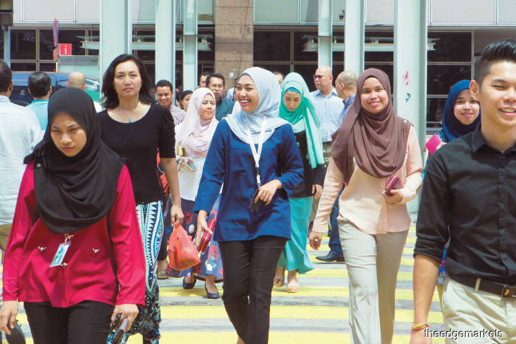 Sepatutnya sepanjang hari kita perlu kerap sapu semula krim pelindung