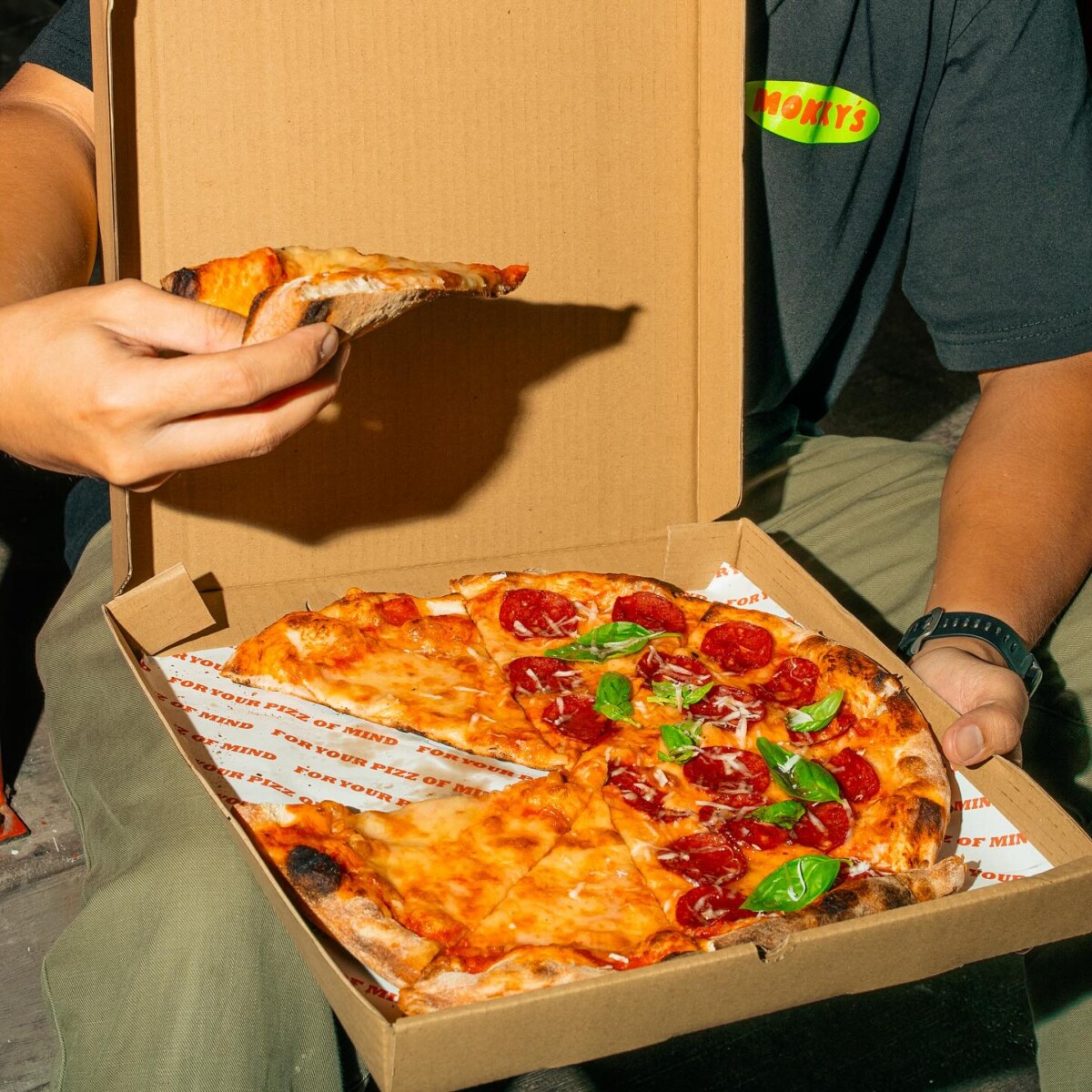 Piza bersaiz 12 inci sedap makan sorang!