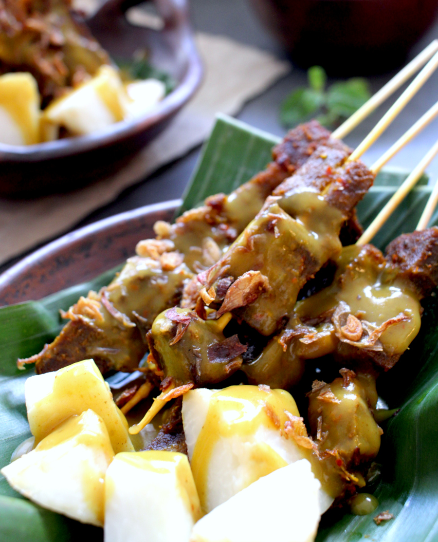 Sate padang juga menjadi kegemaran orang tempatan terutama di KL