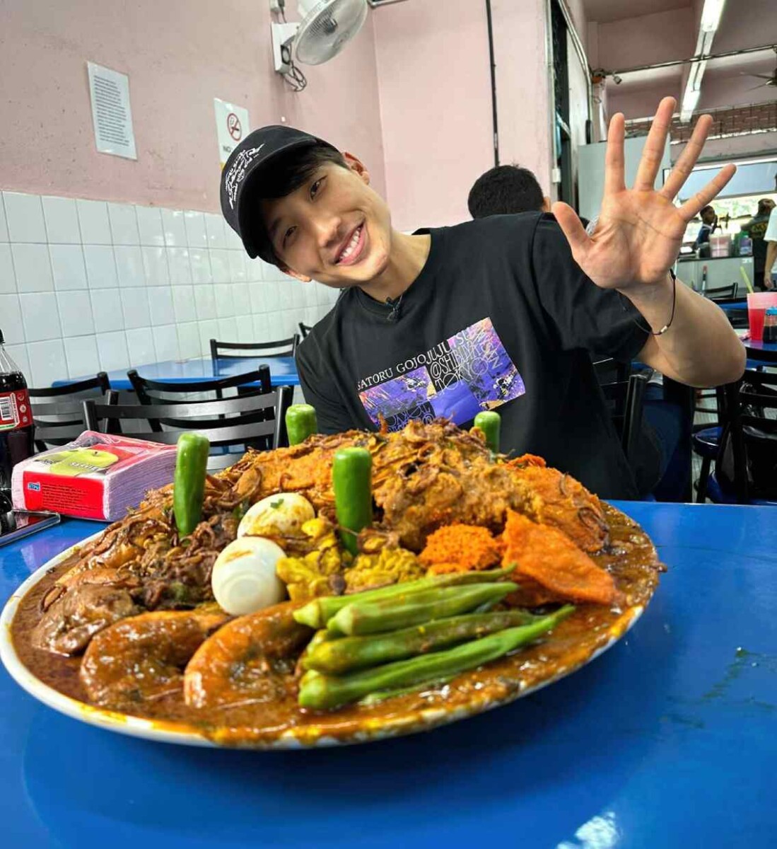 Hidangan bernilai RM300 ini berjaya dihabiskan dengan mudah