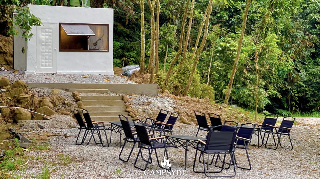 Disebabkan sekeliling anda ialah pokok, sudah tentu ia menawarkan suasana cukup tenang