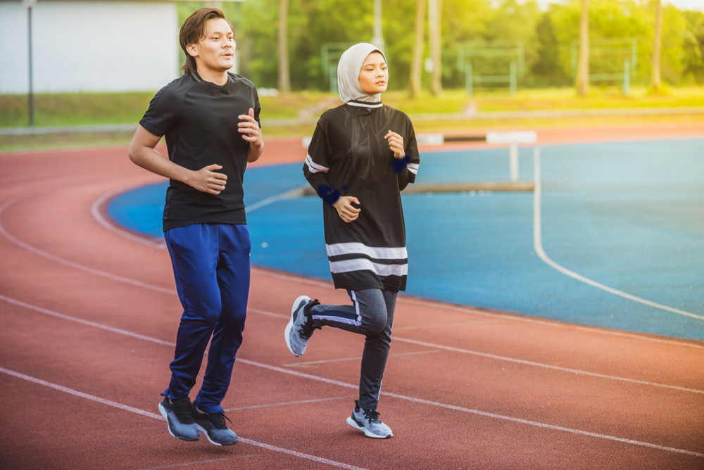 Jogging atau berjalan setiap hari antara cara mudah untuk kekal badan aktif