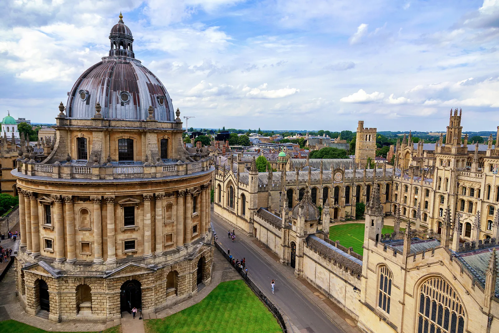 Oxford, England cuba sedaya upaya untuk pelihara segala bangunan lama mereka