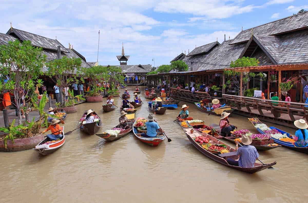 Pattaya Floating Market dibahagikan kepada 4 bahagian